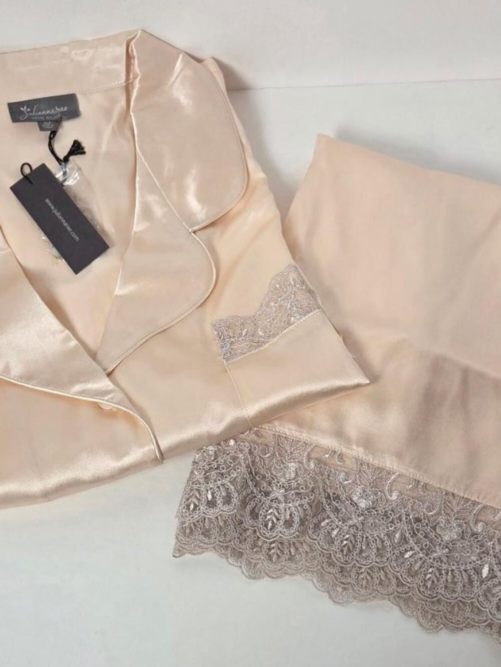Luxury Ballet Silk Pajamas Set - Elegant & Comfortable Size XLP" New with tags